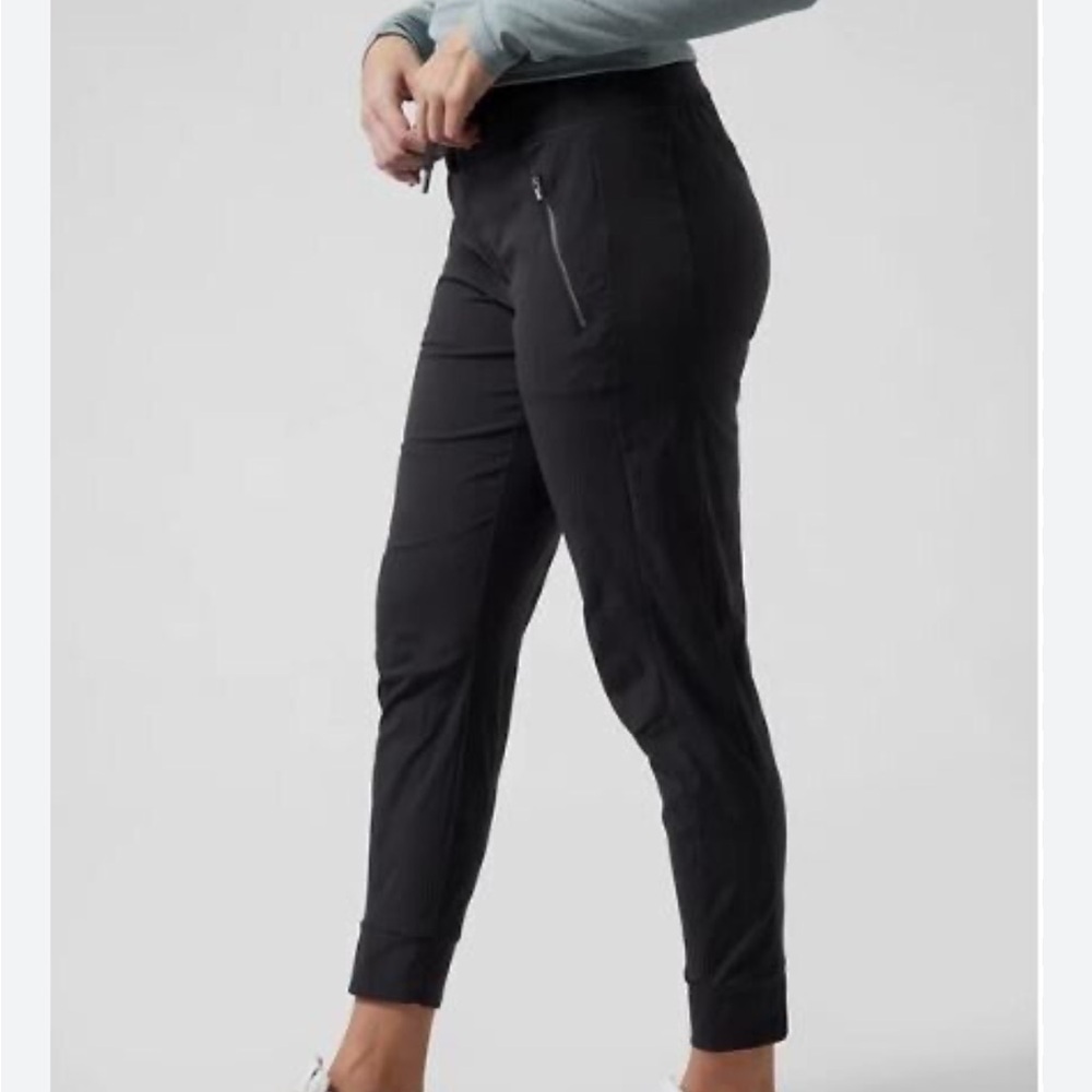 Athleta Trekkie North Jogger Sz 2 Black Nylon Drawstring Stretch Yoga *S10